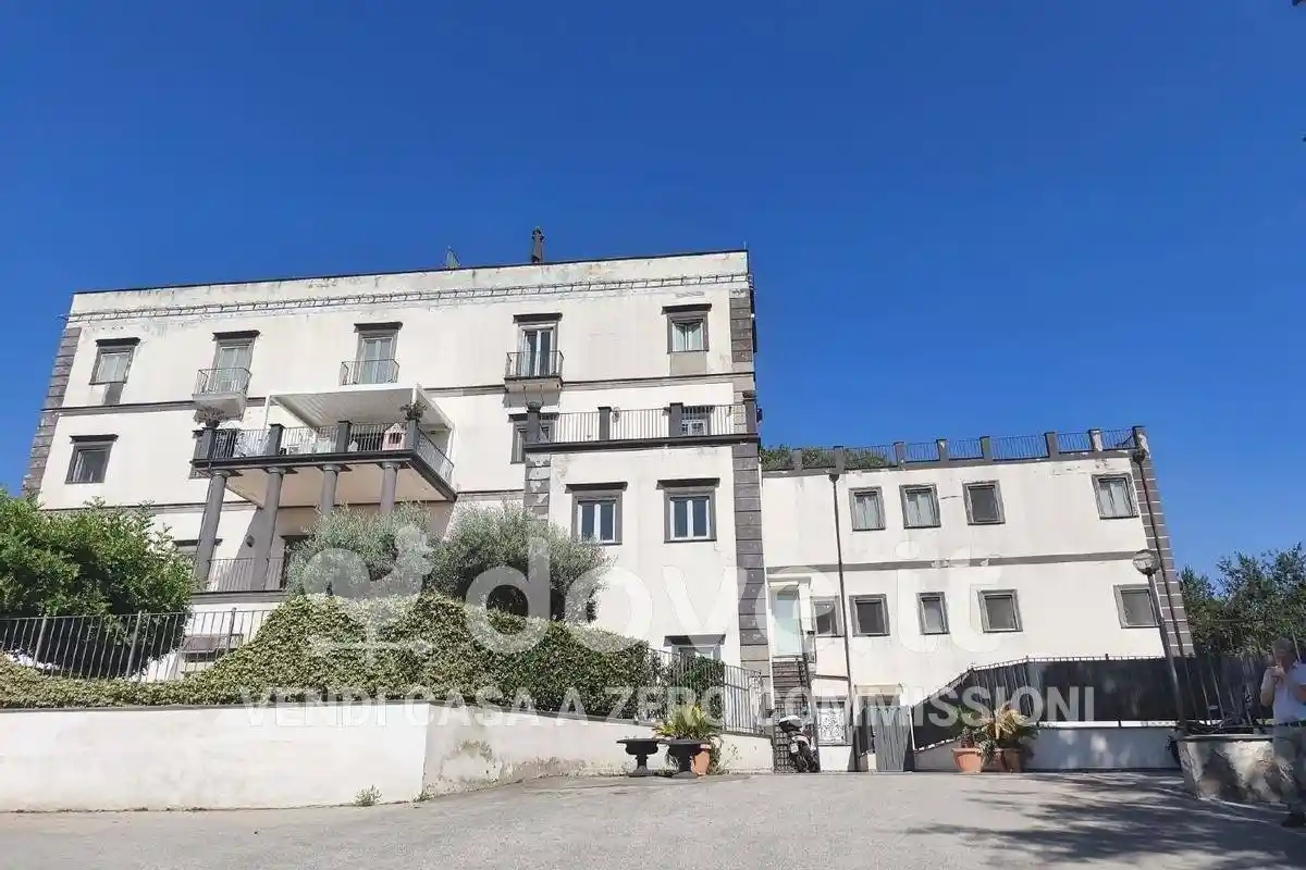 Appartamento in vendita a Napoli