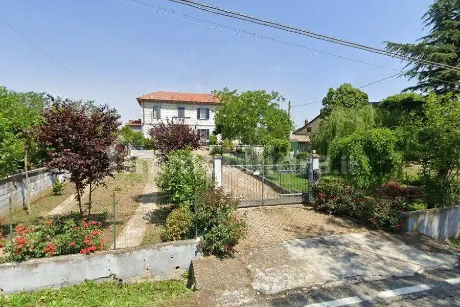 Villa in vendita a Casale Monferrato