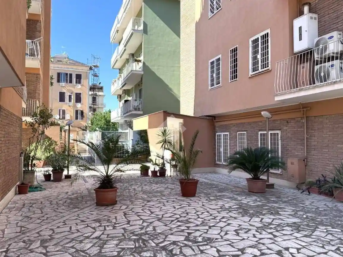 Appartamento in vendita a Roma