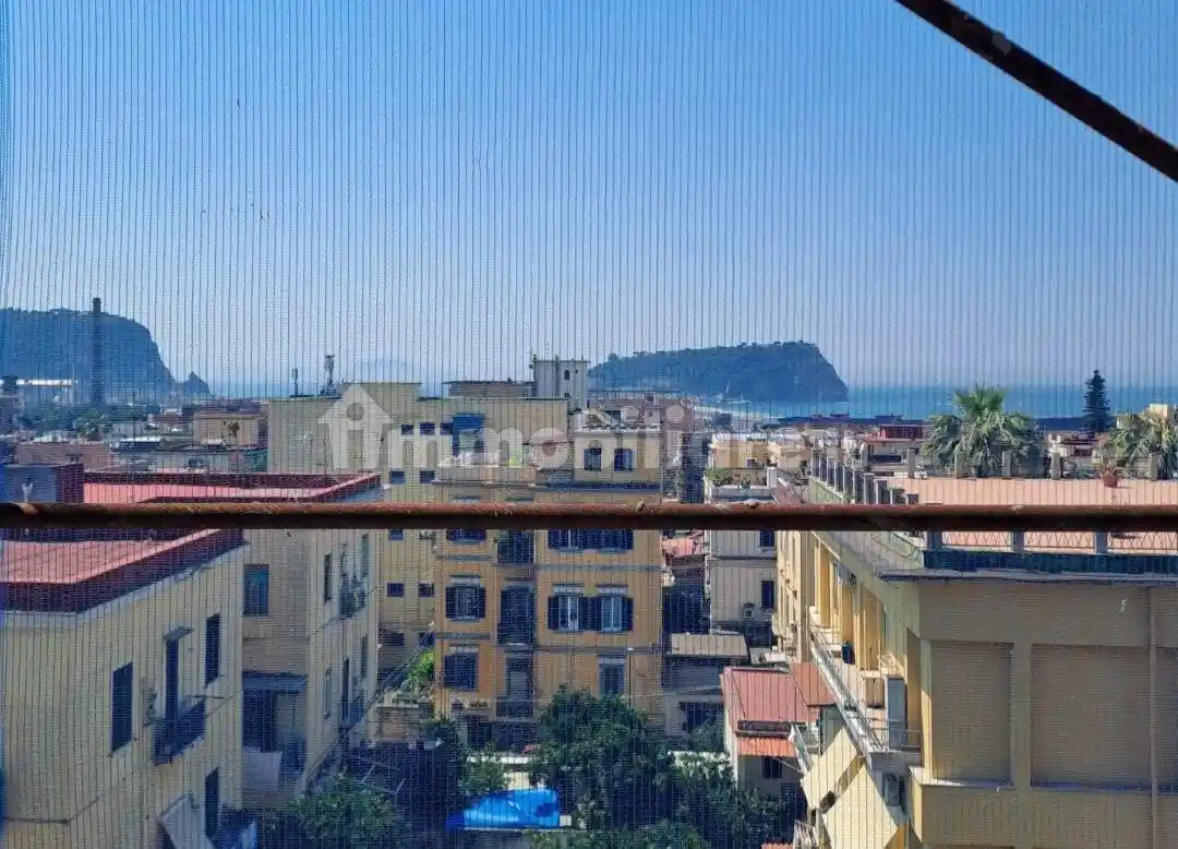 Appartamento in vendita a Napoli
