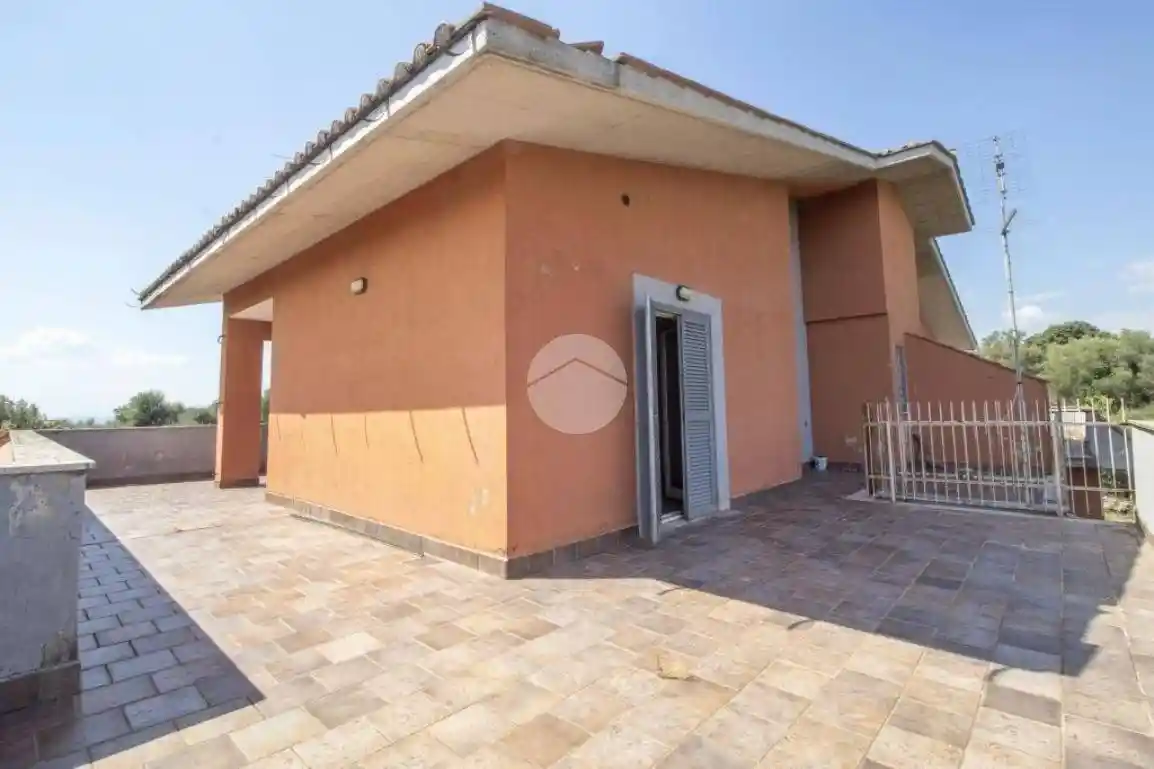 Villa in vendita a Palombara Sabina
