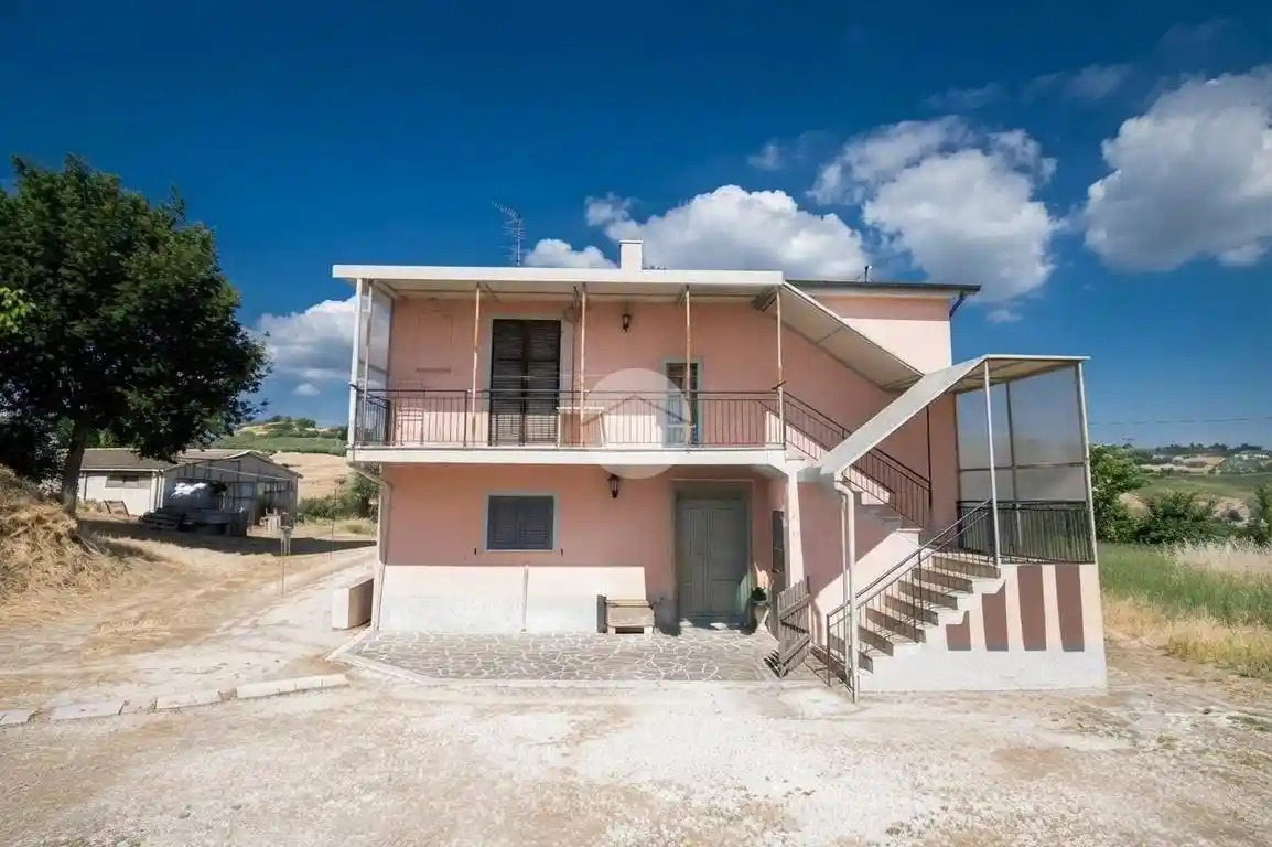 Casa indipendente in vendita a Atri