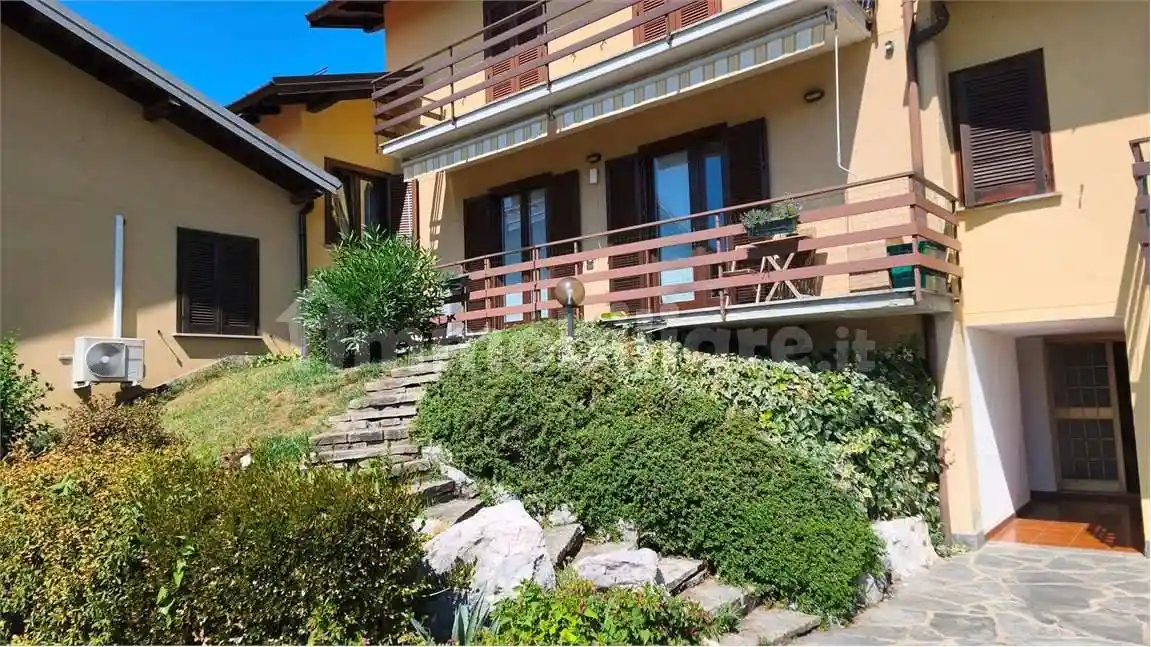 Appartamento in vendita a Montegrino Valtravaglia