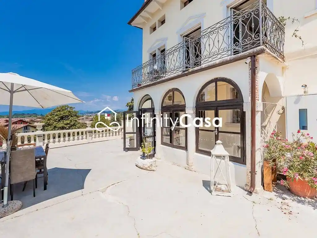 Villa in vendita a Pastrengo