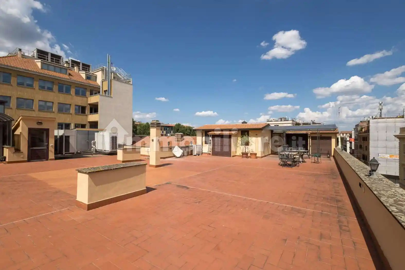 Palazzo - Edificio in vendita a Roma