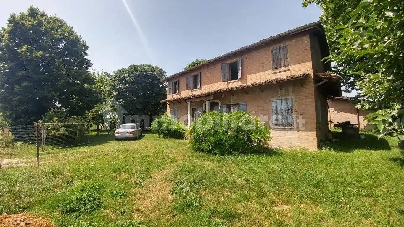 Rustico - Casale in vendita a Modena