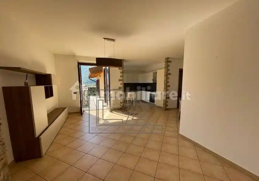 Appartamento in vendita a Valmadrera