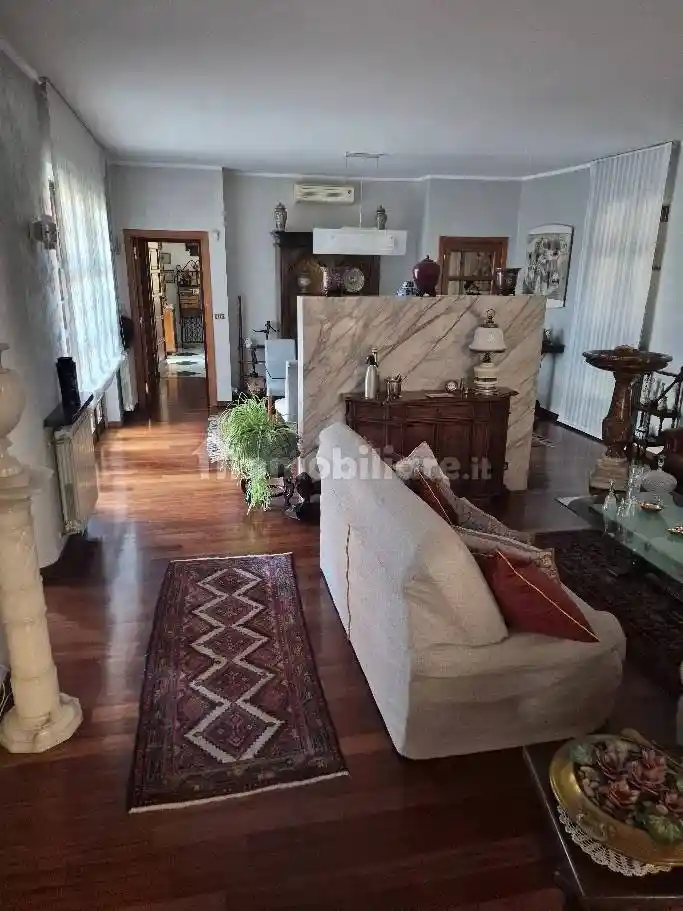 Villa in vendita a Santhià