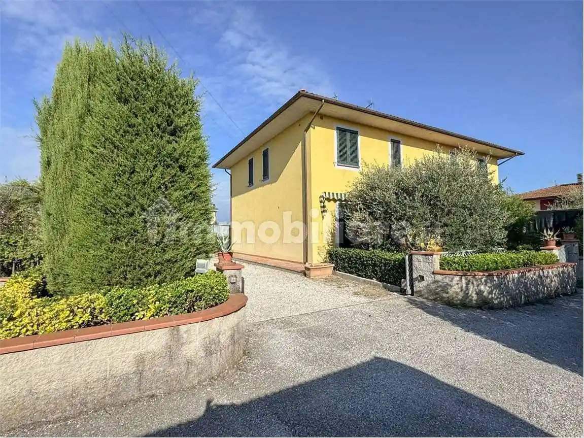 Casa indipendente in vendita a Lamporecchio