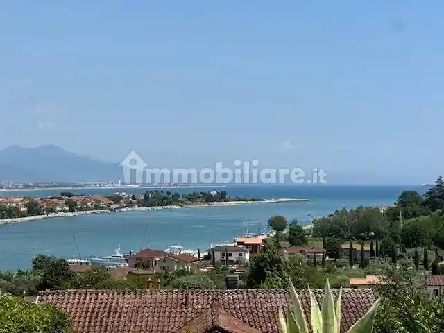 Appartamento in vendita a Ameglia