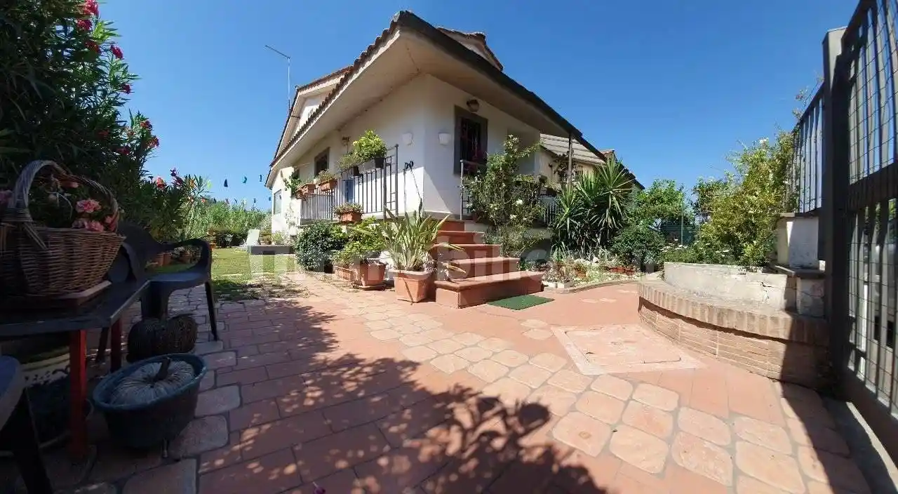 Villa in vendita a Roma