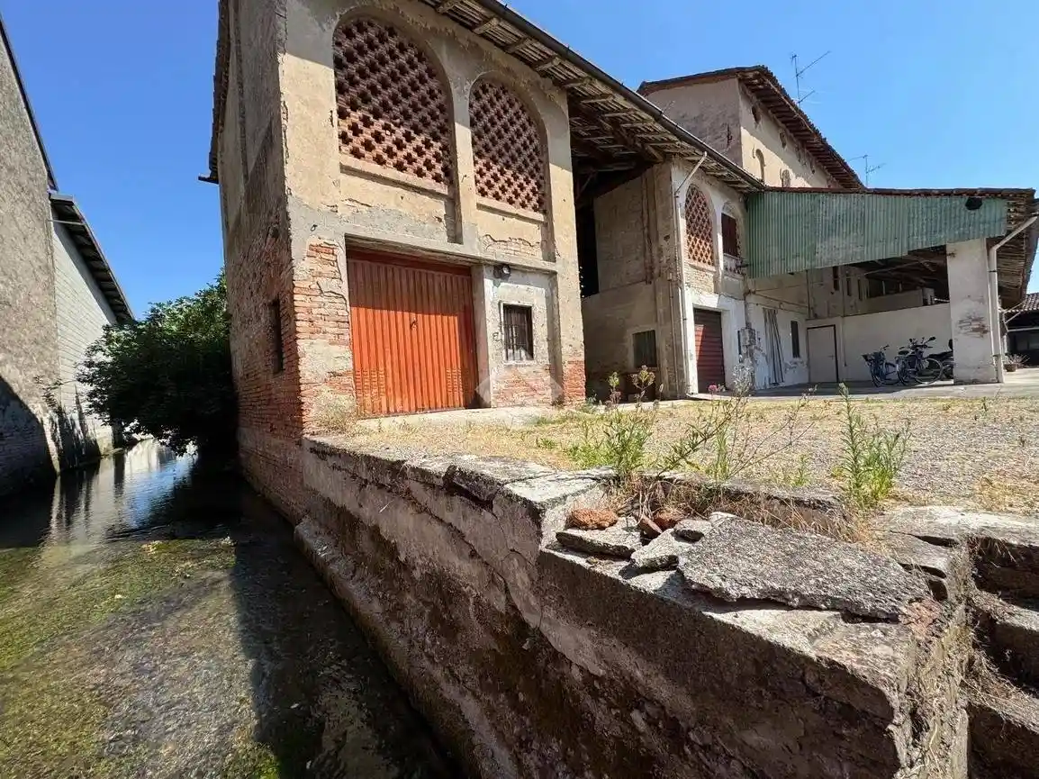 Rustico - Casale in vendita a Capralba