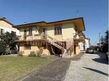 Villa in vendita a Paese