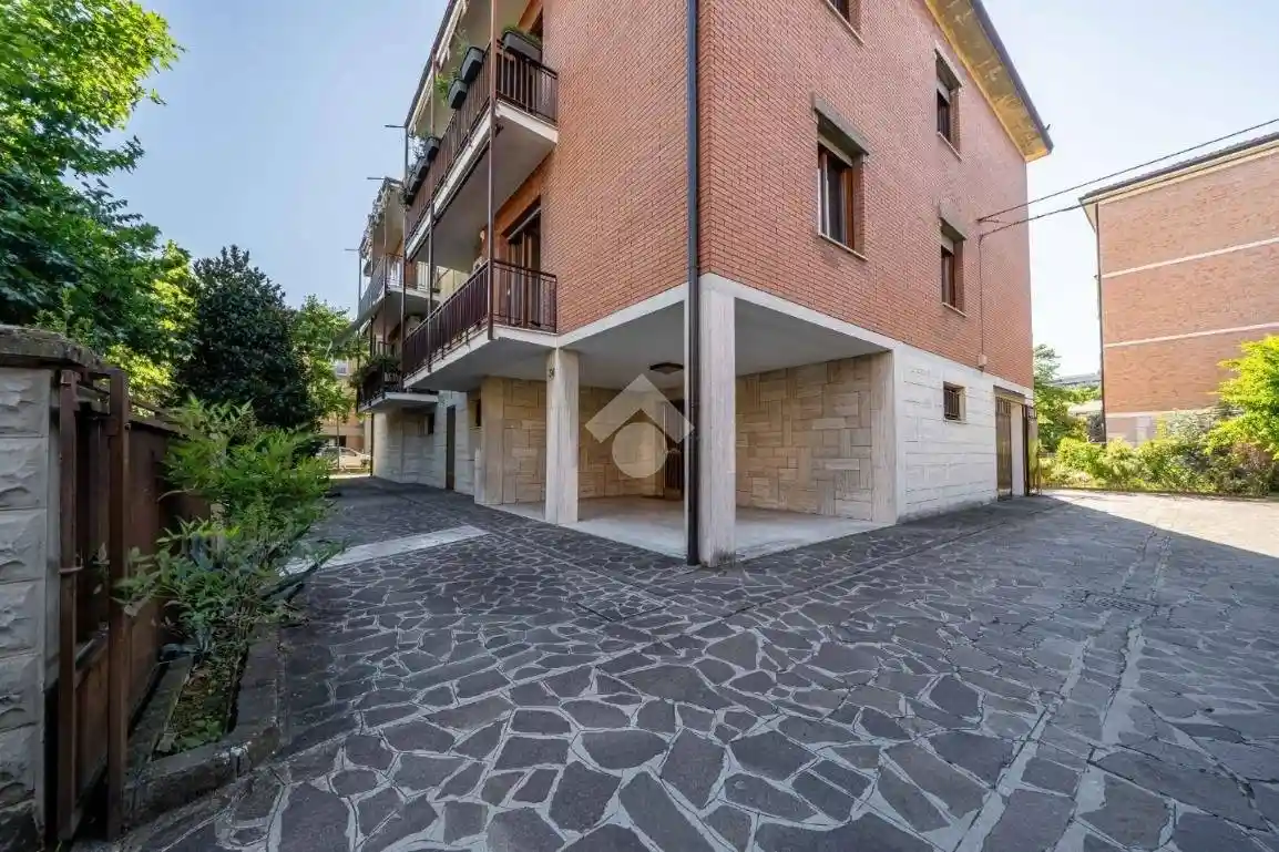 Appartamento in vendita a Modena