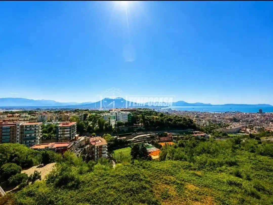 Appartamento in vendita a Napoli