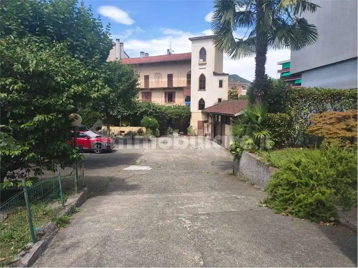 Palazzo - Edificio in vendita a Verbania