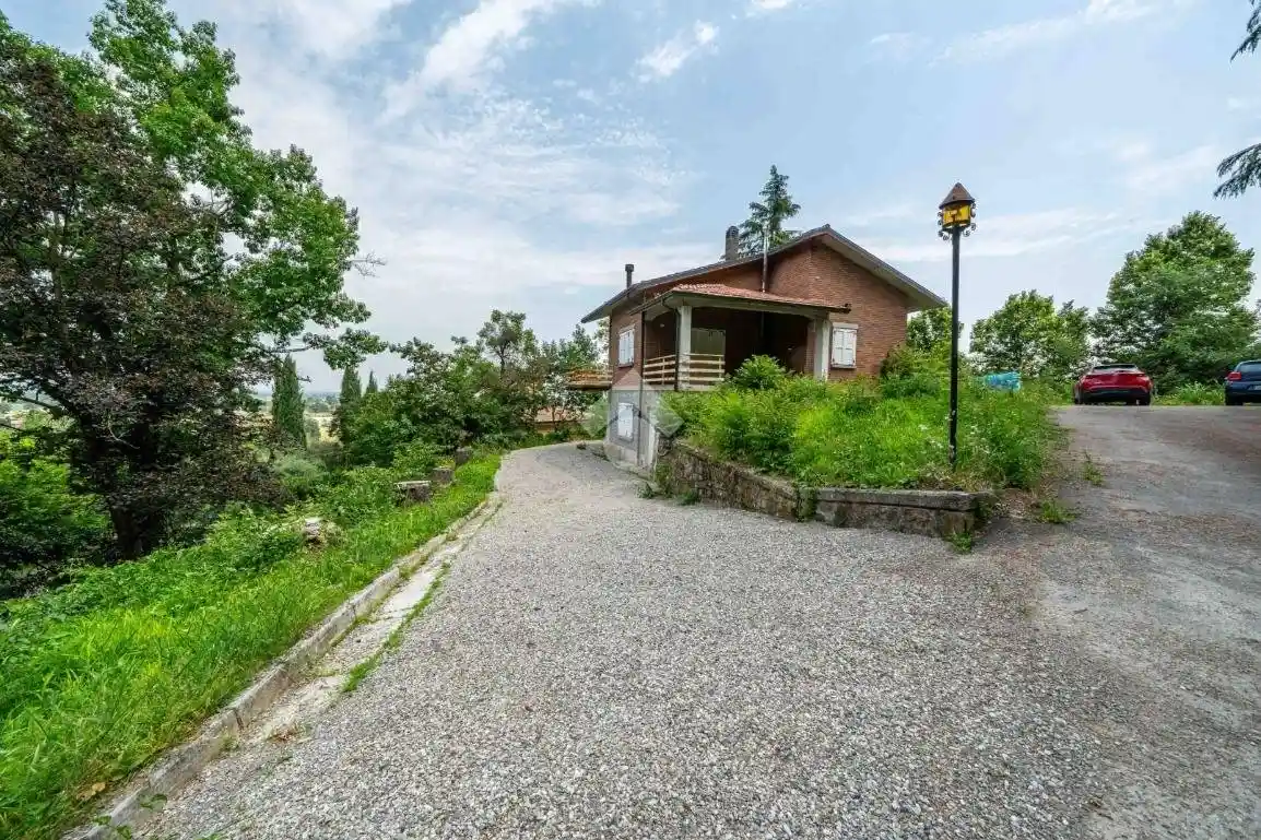 Casa indipendente in vendita a Quattro Castella