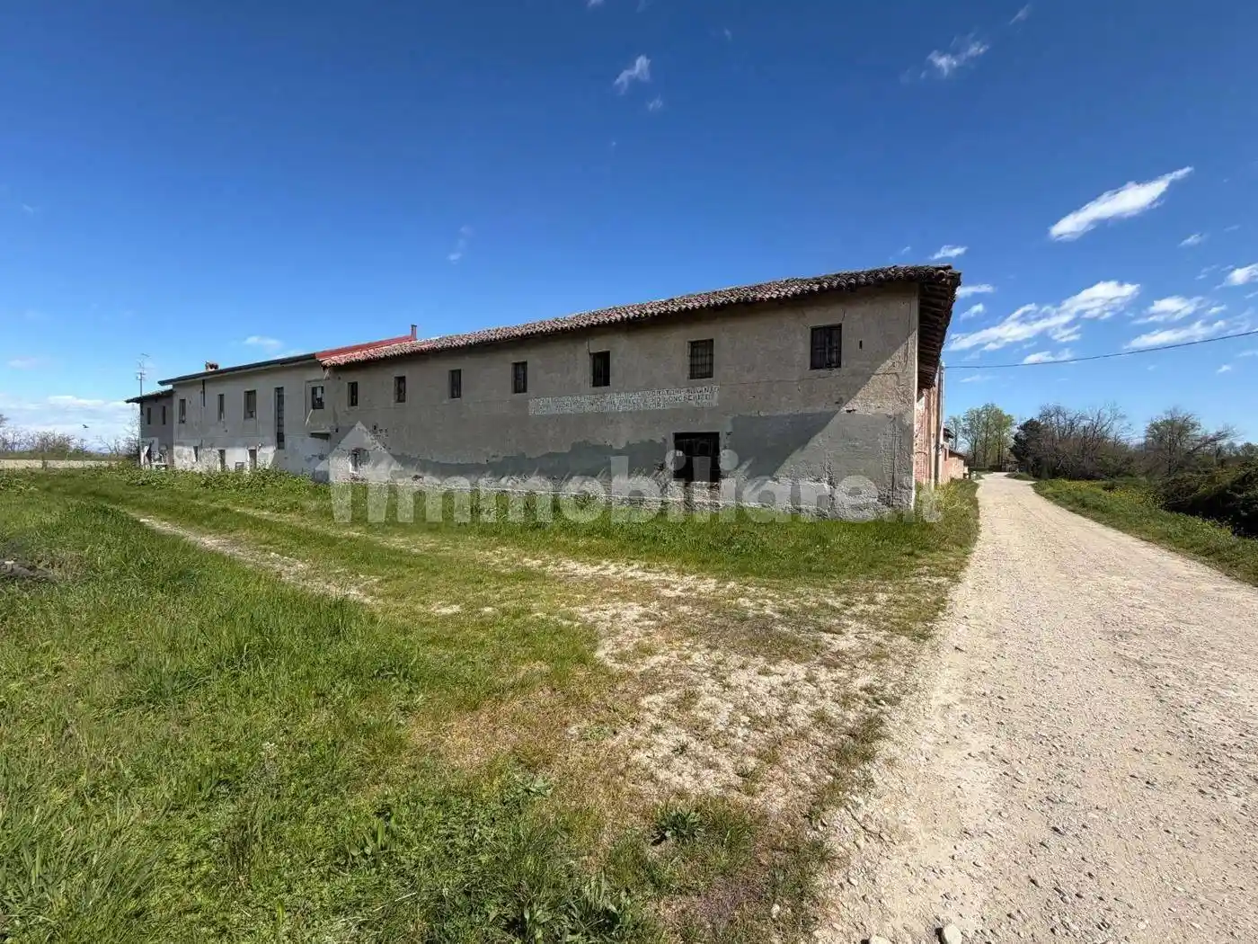 Palazzo - Edificio in vendita a Sozzago