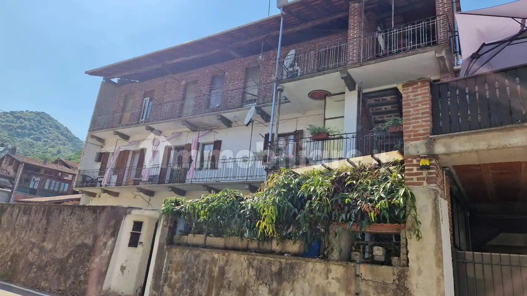 Casa indipendente in vendita a Serravalle Sesia