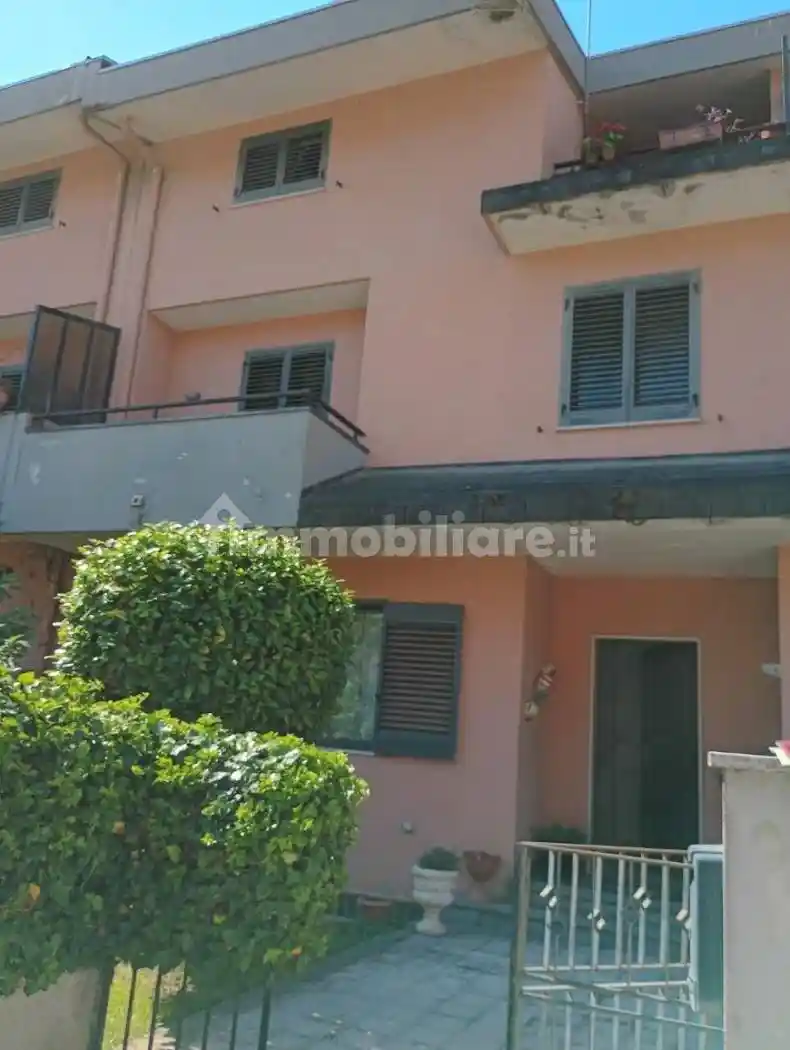 Villetta a schiera in vendita a Caserta