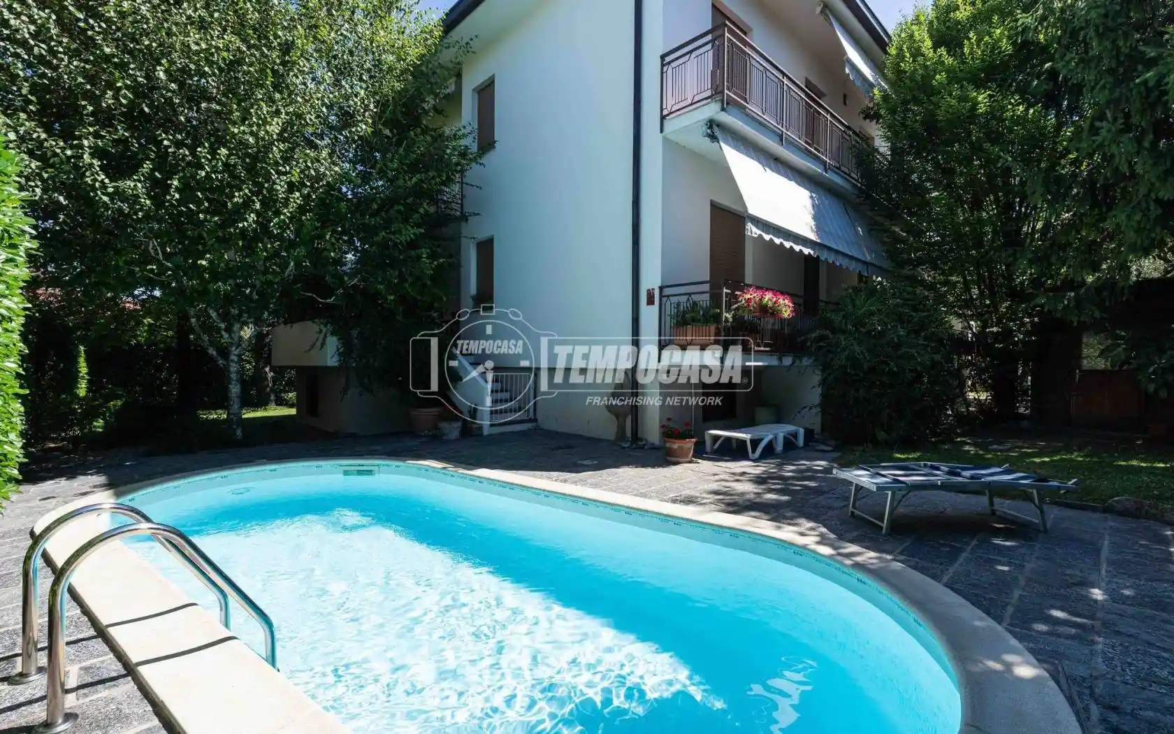 Casa indipendente in vendita a Merone