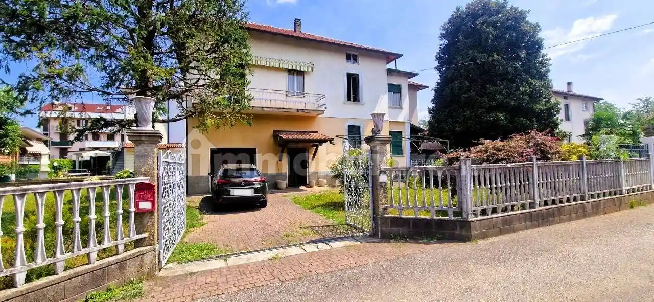 Villa in vendita a Malnate