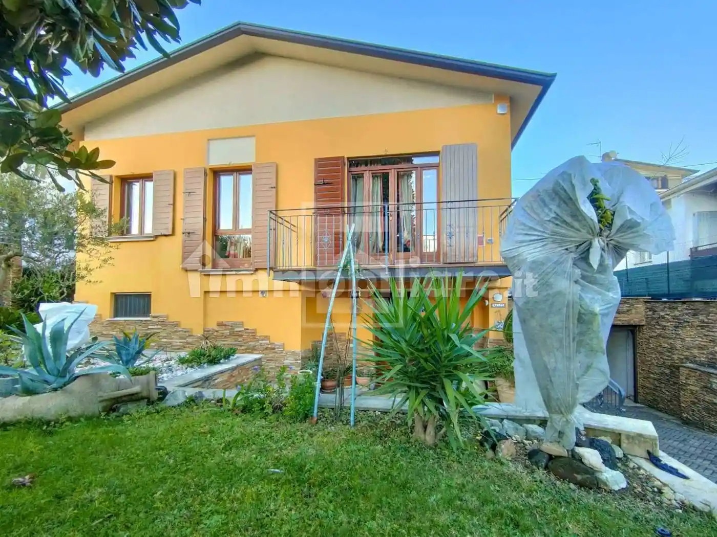 Villa in vendita a Roè Volciano