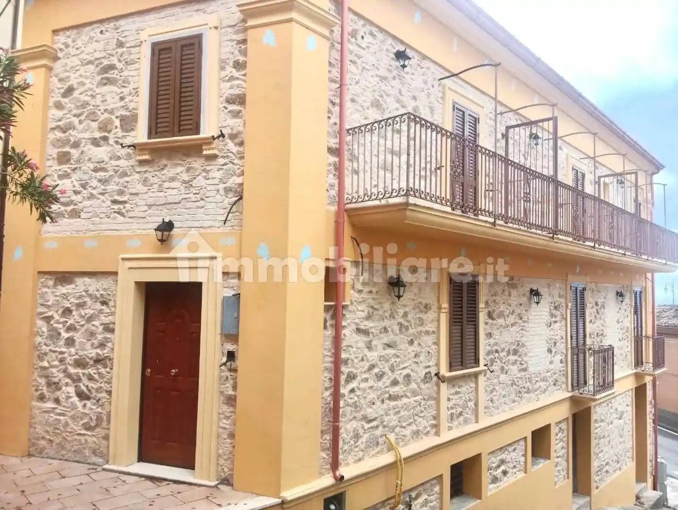 Palazzo - Edificio in vendita a Sant'Andrea Apostolo dello Ionio