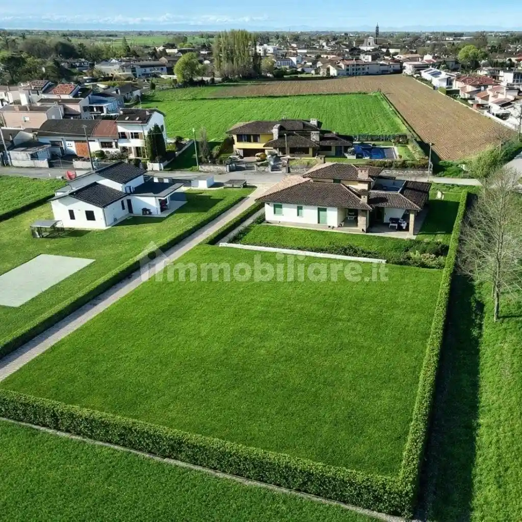 Villa in vendita a Medole