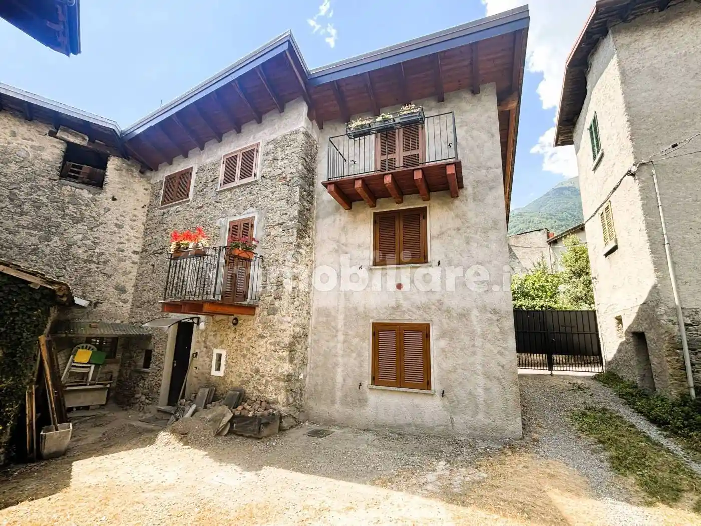 Casa indipendente in vendita a Dazio
