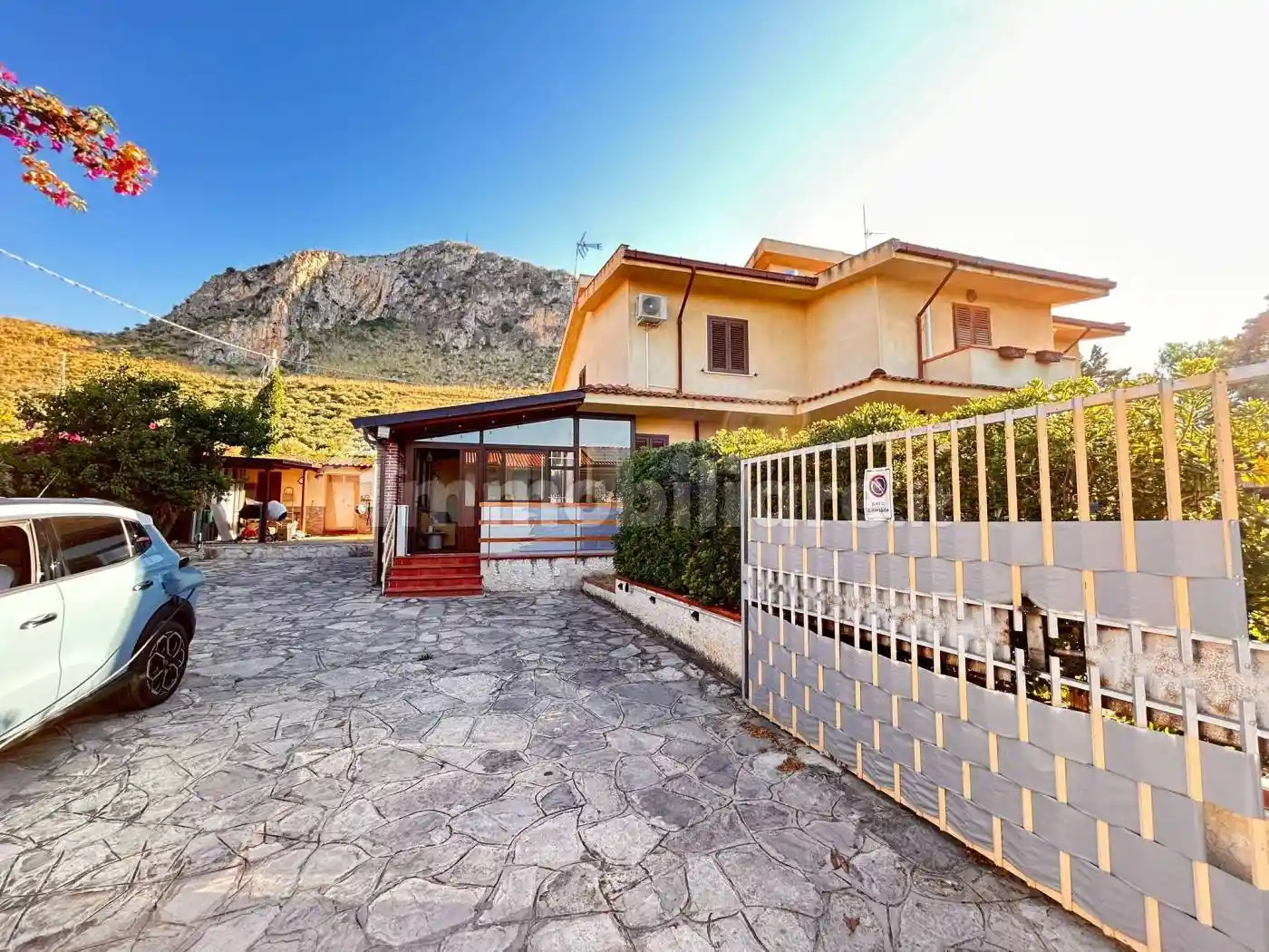 Villa in vendita a Altavilla Milicia