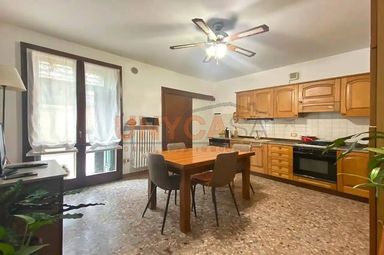 Casa indipendente in vendita a Verona