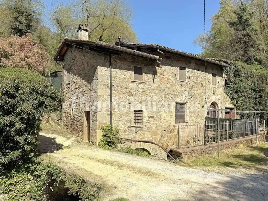 Rustico - Casale in vendita a Lamporecchio
