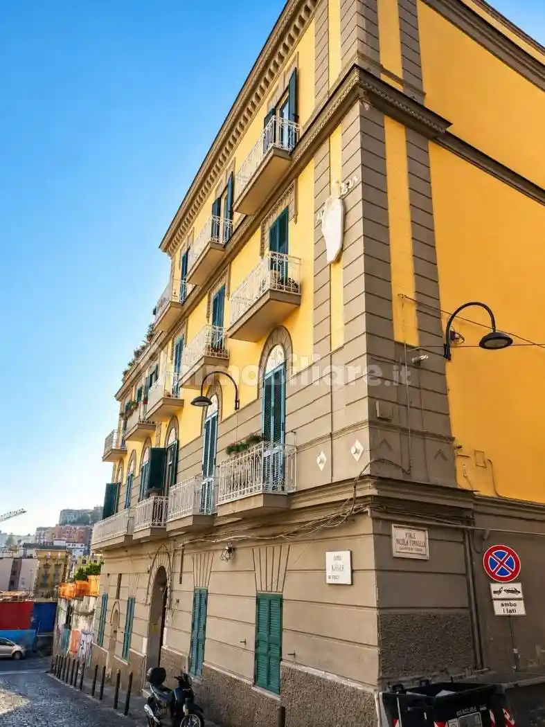Appartamento in vendita a Napoli