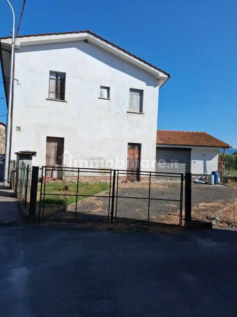 Casa indipendente in vendita a Ponte Buggianese