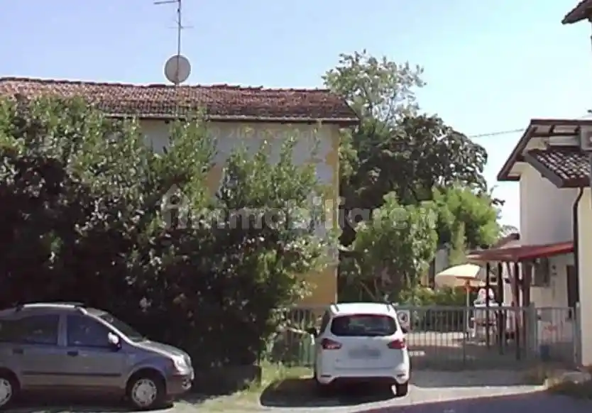 Casa indipendente in vendita a Cadelbosco di Sopra
