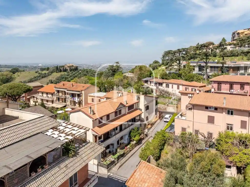 Appartamento in vendita a Colonna
