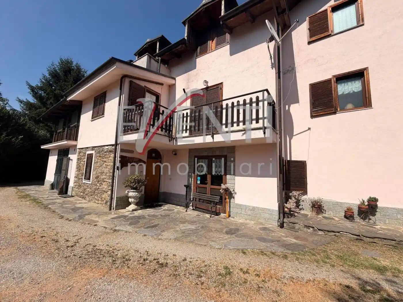 Villa in vendita a Villar Perosa