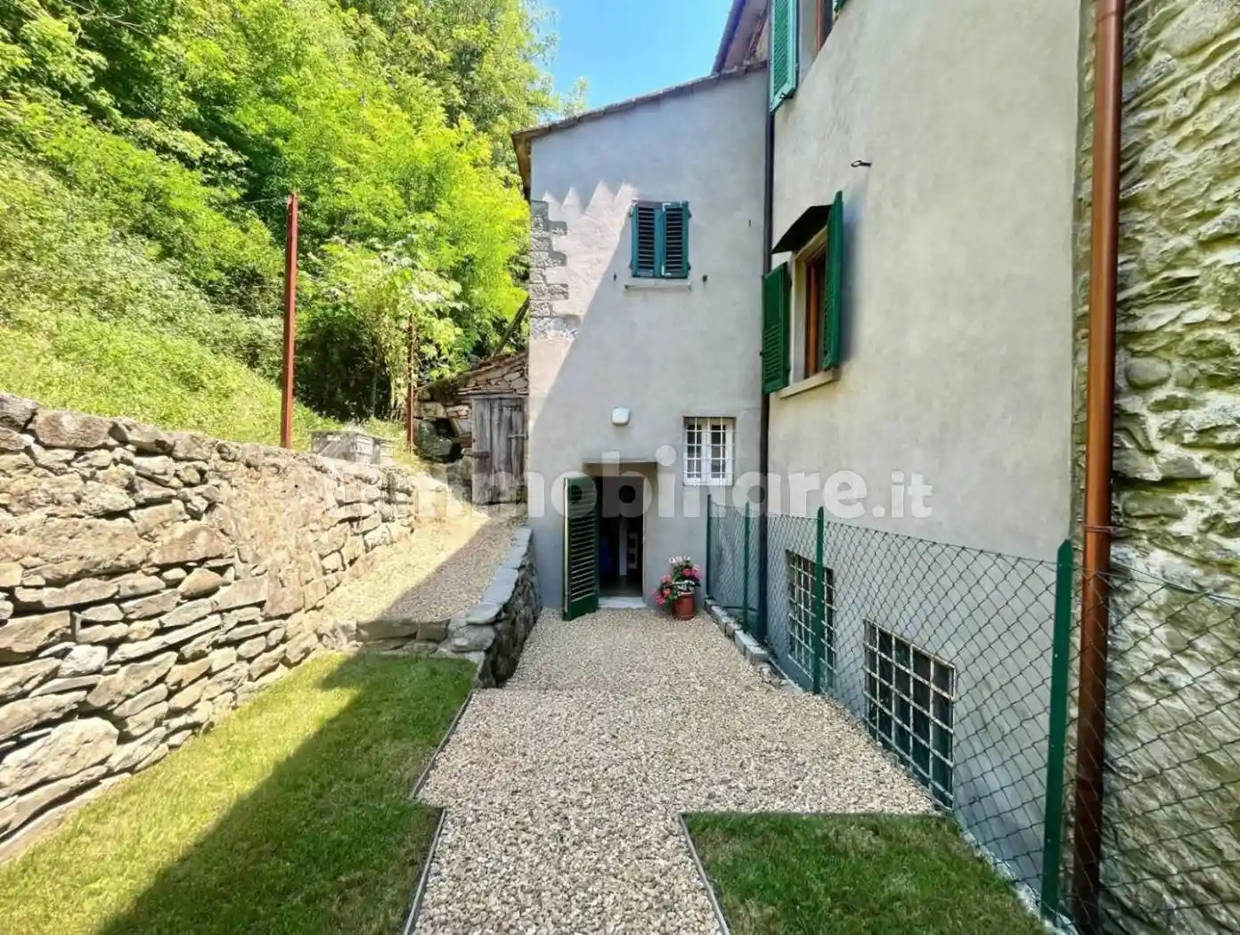 Casa indipendente in vendita a Pistoia