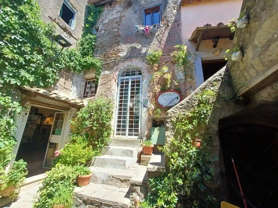 Appartamento in vendita a Calcata