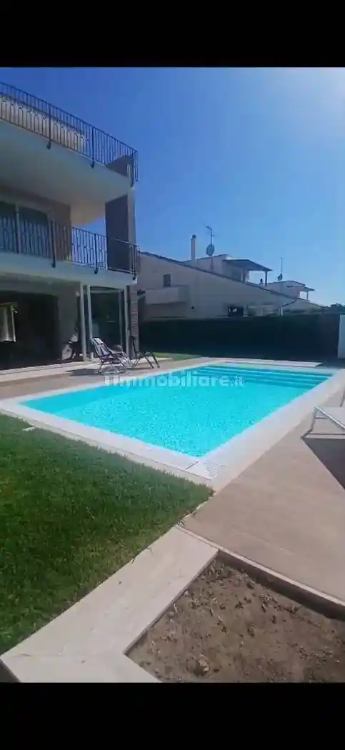 Villa in affitto a Fiumicino