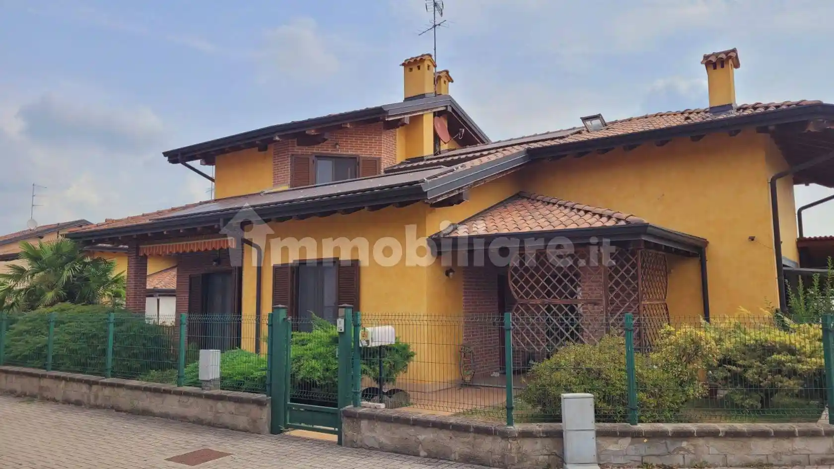 Villa in vendita a Oleggio