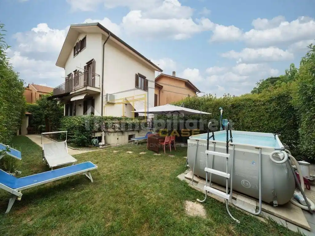 Villetta a schiera in vendita a Carnate