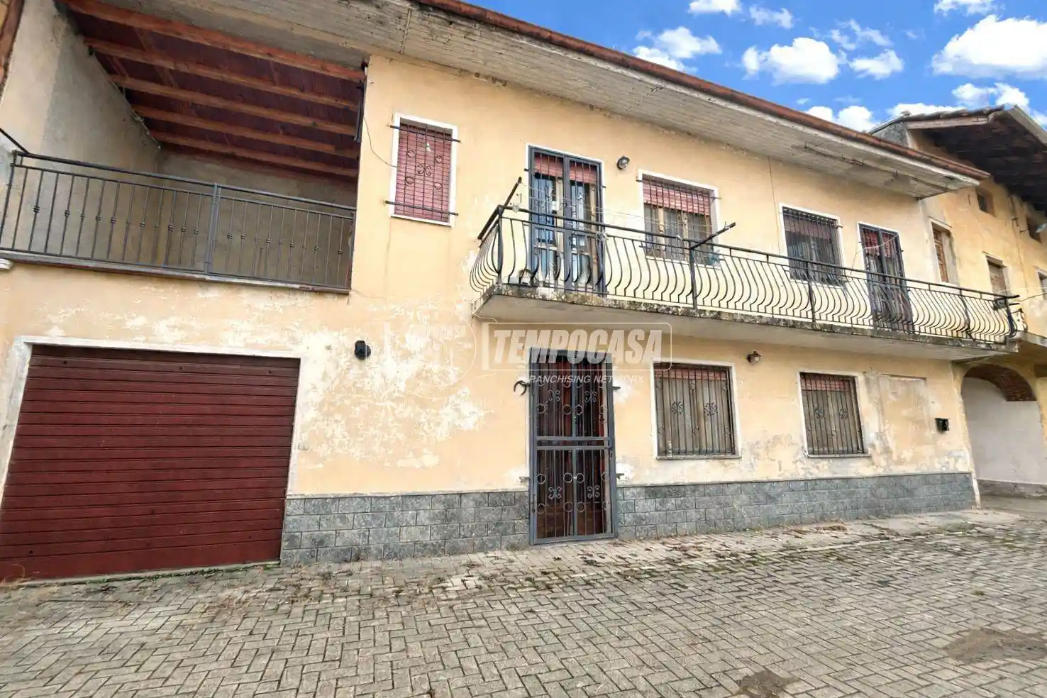 Casa indipendente in vendita a Alice Castello
