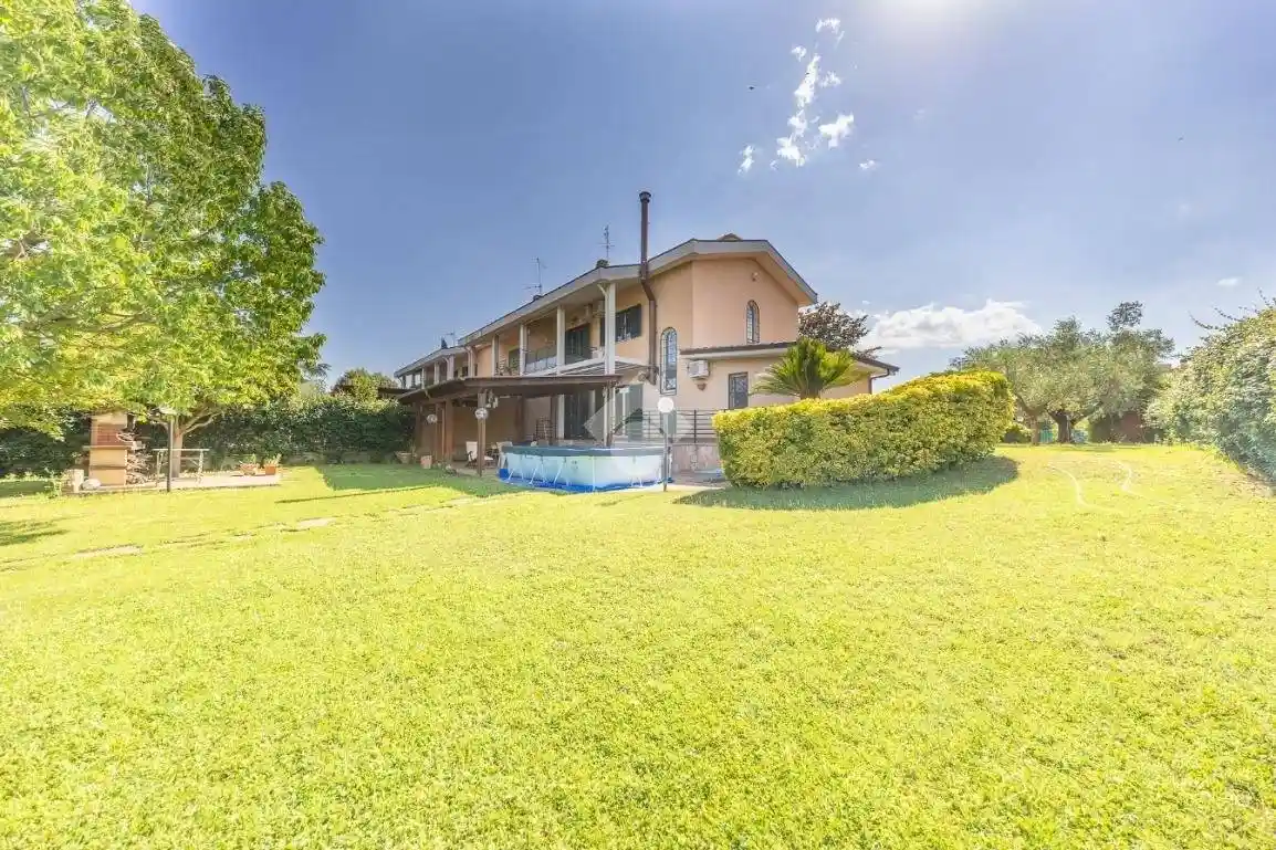 Villetta a schiera in vendita a Roma