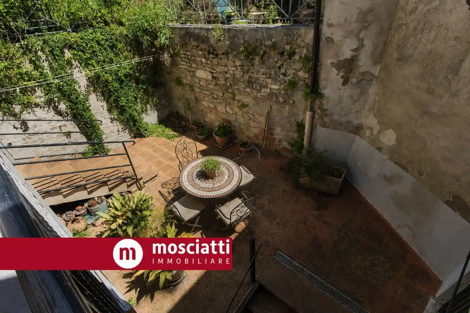 Casa indipendente in vendita a Esanatoglia