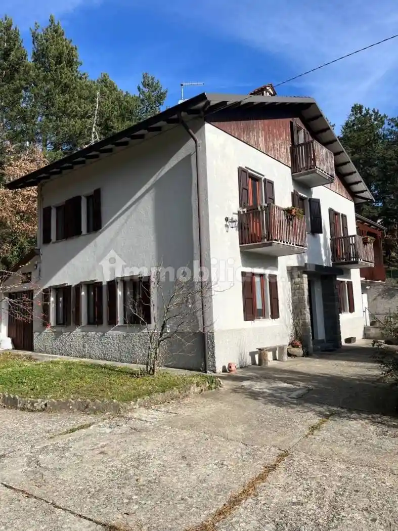 Villa in vendita a Ventasso