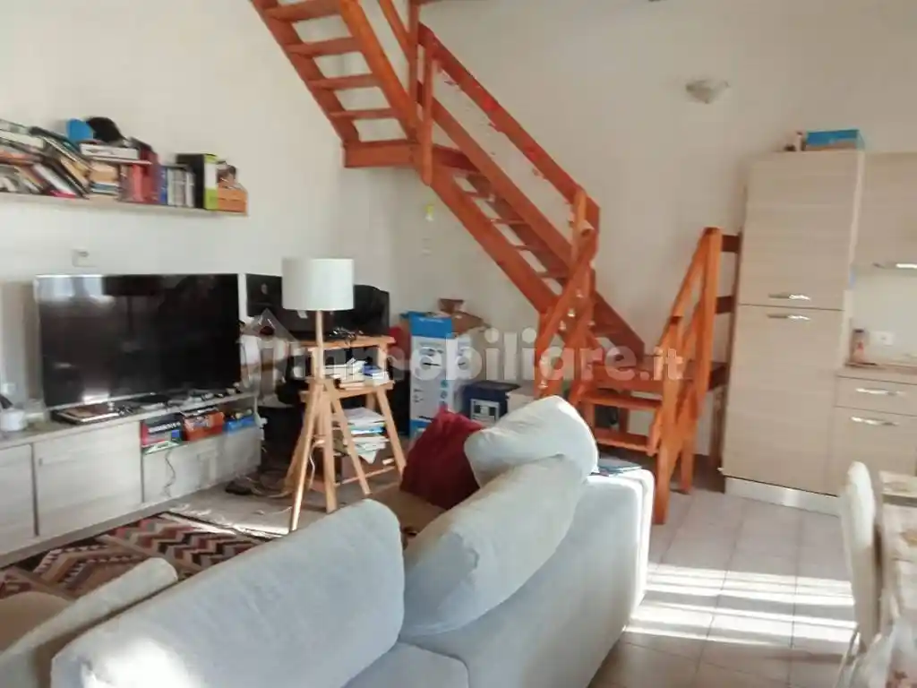 Appartamento in affitto a Montano Lucino