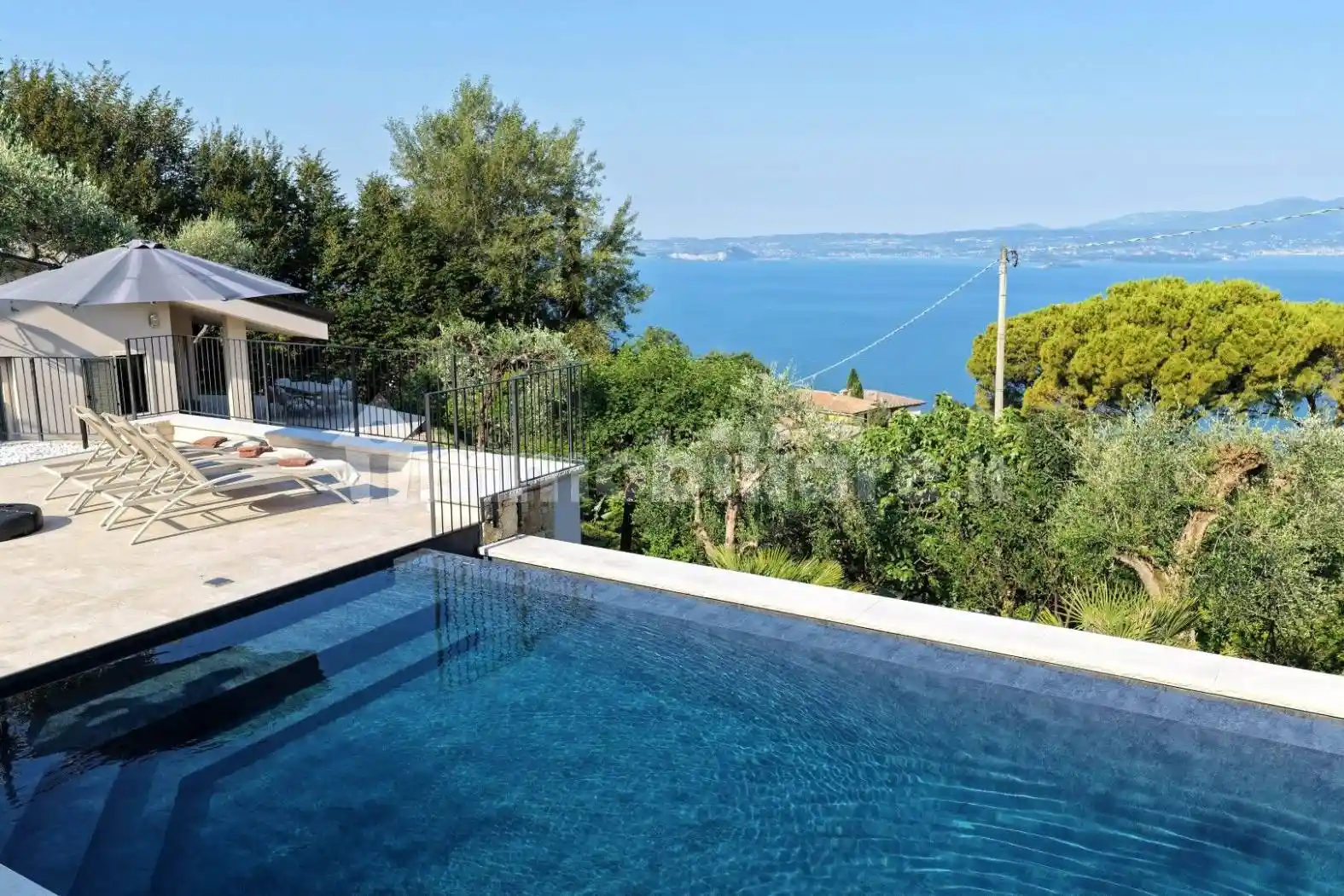 Villa in vendita a Torri del Benaco