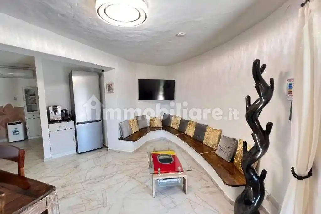 Casa indipendente in affitto a Olbia